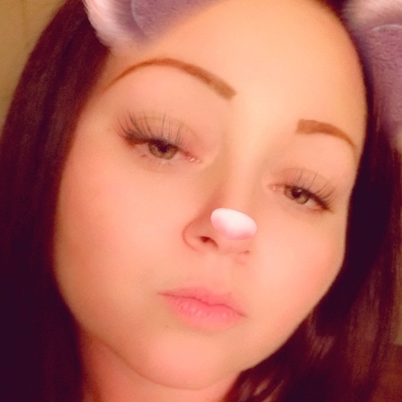 Meet your Posher, Christin - Picture 1 of 1